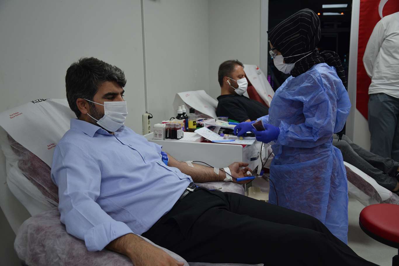 HÜDA PAR Diyarbakır İl Başkanlığından Kızılay'a kan bağışı